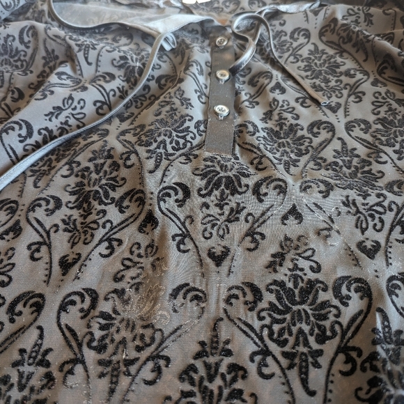 Penningtons Black Velveteen and Mesh Paisley Burnout Blouse Size 1x - Picture 9 of 10